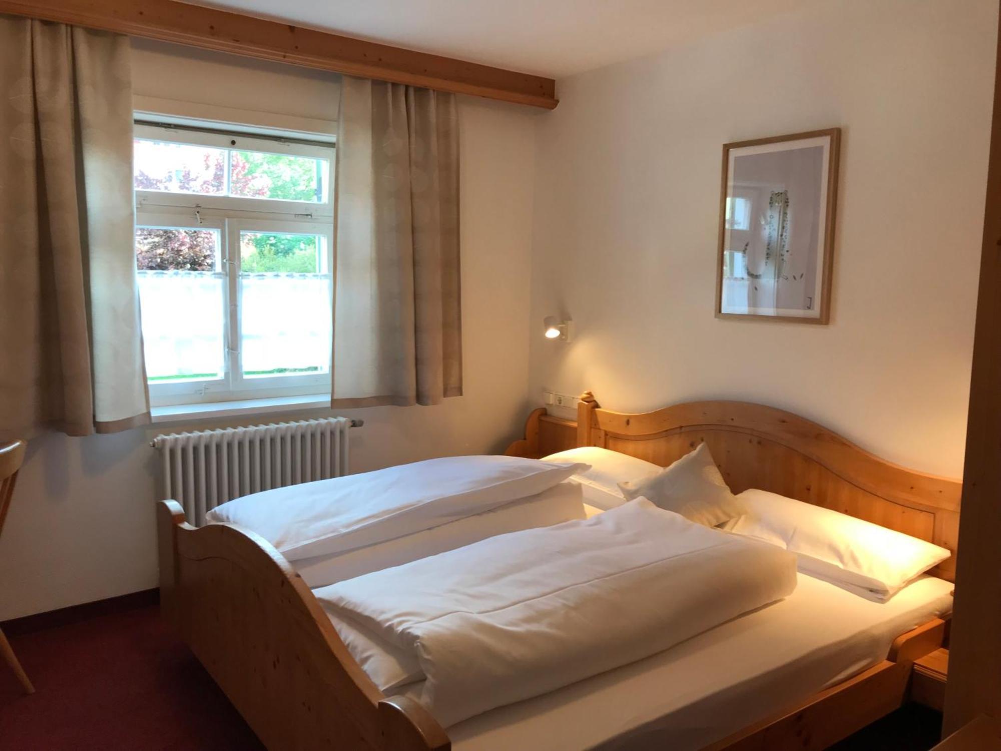 Hotel Hohe Schule Bad Ueberkingen Room photo