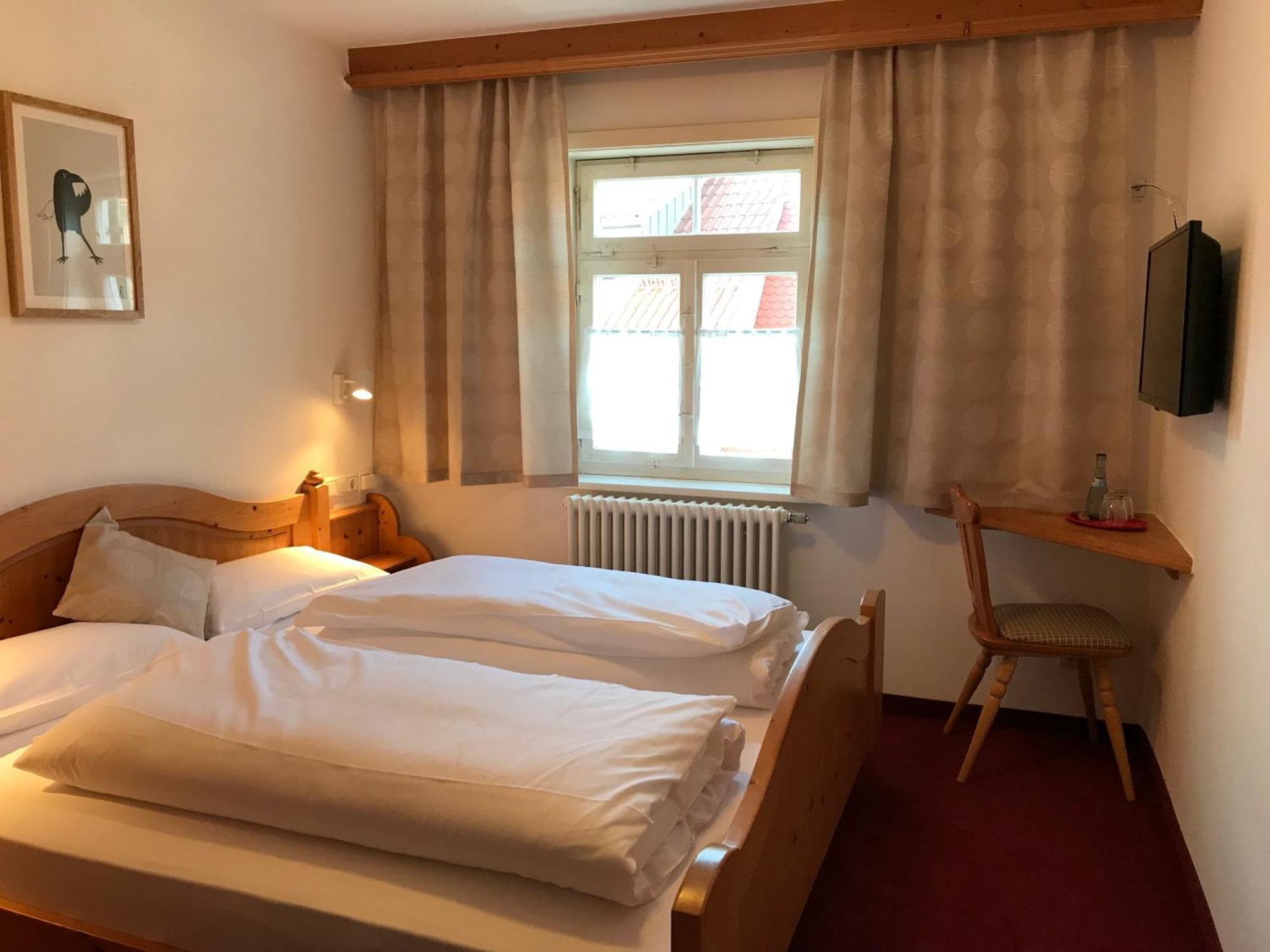 Hotel Hohe Schule Bad Ueberkingen Room photo